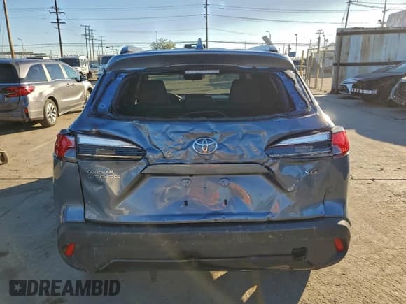 ✅ 2024 Toyota Corolla Cross XLE • VIN: 7MUDAAAG0RV072946 • Lot: 96832235. Wystawiony na Copart z przebiegiem 48 881 mil. Bezpłatny archiwum sprzedaży aukcyjnych z USA i szczegółowy raport historii pojazdu na DreamBid. Zdjęcie 6.