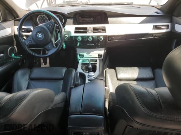 ✅ 2008 BMW 5 Series M5 • VIN: WBSNB93538CX08984 • Lot: 57475225. Wystawiony na Copart z przebiegiem 118 935 mil. Bezpłatny archiwum sprzedaży aukcyjnych z USA i szczegółowy raport historii pojazdu na DreamBid. Zdjęcie 8.