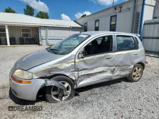2006 Chevrolet Aveo LT z VIN KL1TG66696B619367, wystawiony jako Copart lot #62567655 z przebiegiem 174 548 mil mil oraz Szkoda całkowita • Salvage title. Historia ofert i sprzedaży dostępna na DreamBid. Obrazek 1.