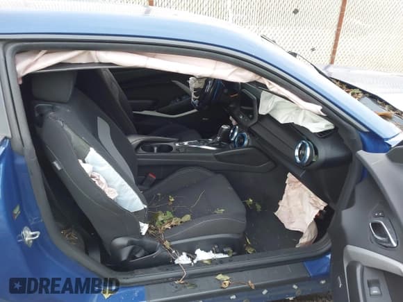 ✅ 2021 Chevrolet Camaro LT1 • VIN: 1G1FF1R79M0101759 • Lot: 43662703. Listed on IAAI with 83,220 mi. Free auction sales archive from the USA and detailed vehicle history report at DreamBid. Image 5.