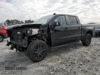 ✅ 2022 Chevrolet Silverado 1500 LT Trail Boss • VIN: 1GCPYFEL3NZ213931 • Lot: 43682135. Wystawiony na Copart z przebiegiem 57 428 mil. Bezpłatny archiwum sprzedaży aukcyjnych z USA i szczegółowy raport historii pojazdu na DreamBid. Zdjęcie 1.