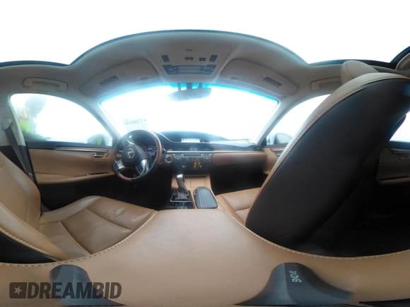 ✅ 2016 Lexus ES 300h • VIN: JTHBW1GG9G2110204 • Lot: 43760130. Listed on IAAI with 82,137 mi. Free auction sales archive from the USA and detailed vehicle history report at DreamBid. Image 18.