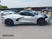 ✅ 2020 Chevrolet Corvette 3LT • VIN: 1G1Y83D43L5109711 • Lot: 43085749. Wystawiony na IAAI z przebiegiem 27 395 mil. Bezpłatny archiwum sprzedaży aukcyjnych z USA i szczegółowy raport historii pojazdu na DreamBid. Zdjęcie 13.
