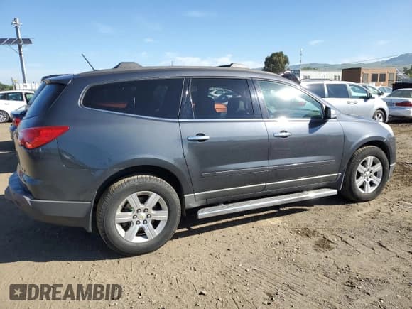 ✅ 2012 Chevrolet Traverse 2LT • VIN: 1GNKRJED2CJ273978 • Lot: 51237354. Wystawiony na Copart z przebiegiem 184 007 mil. Bezpłatny archiwum sprzedaży aukcyjnych z USA i szczegółowy raport historii pojazdu na DreamBid. Zdjęcie 3.