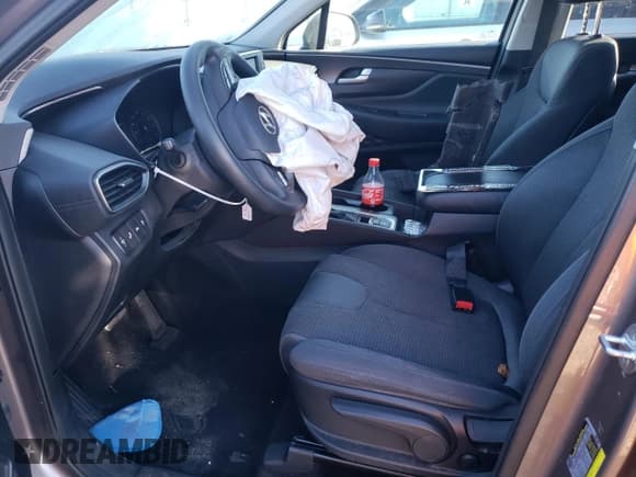 ✅ 2019 Hyundai Santa Fe SE • VIN: 5NMS23AD7KH005608 • Lot: 67924812. Wystawiony na Copart z przebiegiem 66 504 mil. Bezpłatny archiwum sprzedaży aukcyjnych z USA i szczegółowy raport historii pojazdu na DreamBid. Zdjęcie 7.