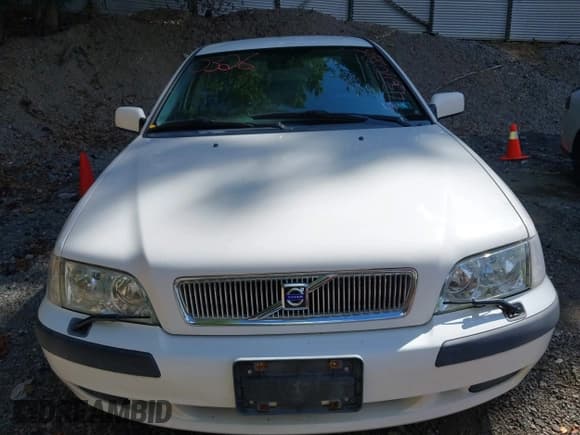 ✅ 2001 Volvo S40 • VIN: YV1VS29541F741545 • Lot: 43070326. Listed on IAAI with 85,244 mi. Free auction sales archive from the USA and detailed vehicle history report at DreamBid. Image 14.