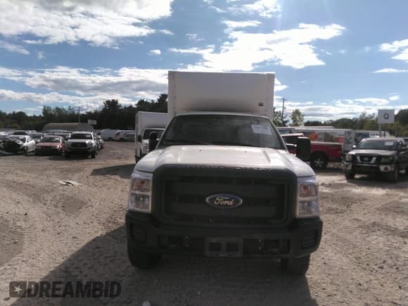 ✅ 2015 Ford F-250 XL • VIN: 1FDBF2B63FED21591 • Lot: 42647780. Listed on IAAI with 352,521 mi. Free auction sales archive from the USA and detailed vehicle history report at DreamBid. Image 12.