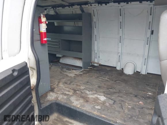 ✅ 2008 Chevrolet Express Cargo • VIN: 1GCGG25CX81111251 • Лот: 43186243. Опубликован ранее на IAAI с пробегом 143 956 миль. Бесплатный доступ к архиву аукционных продаж из США и подробный отчёт об истории автомобиля на DreamBid. Изображение 8.
