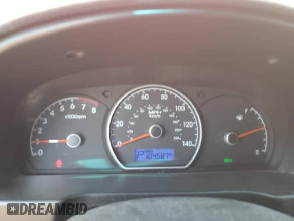 2010 Hyundai Elantra GLS z VIN KMHDU4AD8AU103462, wystawiony jako Copart lot #43957944 z przebiegiem 104 587 mil mil oraz Szkoda całkowita • Salvage title. Historia ofert i sprzedaży dostępna na DreamBid. Obrazek 9.