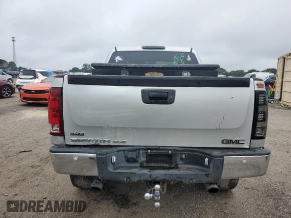 ✅ 2011 GMC Sierra 1500 SLE • VIN: 3GTP2VE34BG105955 • Lot: 81844255. Listed on Copart with 215,131 mi. Free auction sales archive from the USA and detailed vehicle history report at DreamBid. Image 6.