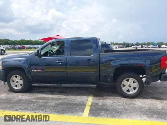 ✅ 2008 Chevrolet Silverado 1500 LTZ • VIN: 2GCEK13Y581224016 • Lot: 42927617. Listed on IAAI with 158,185 mi. Free auction sales archive from the USA and detailed vehicle history report at DreamBid. Image 14.