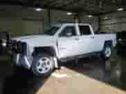 2015 Chevrolet Silverado 2500HD LT z VIN 1GC1KVEG2FF576552, wystawiony jako Copart lot #84027335 z przebiegiem 203 662 mil mil oraz Szkoda całkowita • Salvage title. Historia ofert i sprzedaży dostępna na DreamBid. Obrazek 1.