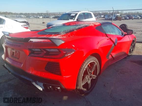 2021 Chevrolet Corvette 2LT с VIN 1G1YB2D41M5116427, выставлен на аукционе IAAI как лот 41137922 с пробегом 9 316 миль миль и . История ставок и продаж доступна на DreamBid. Изображение 4.