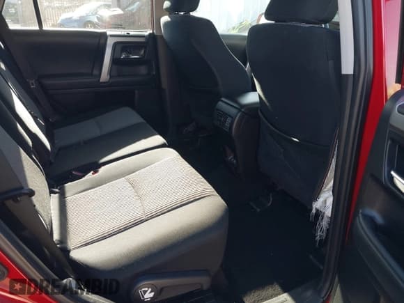 ✅ 2022 Toyota 4Runner SR5 • VIN: JTEMU5JR5N6058895 • Lot: 43400150. Wystawiony na IAAI z przebiegiem 80 250 mil. Bezpłatny archiwum sprzedaży aukcyjnych z USA i szczegółowy raport historii pojazdu na DreamBid. Zdjęcie 8.