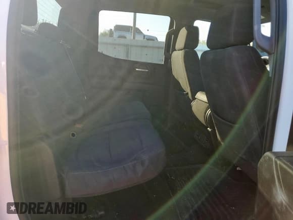 ✅ 2024 Chevrolet Silverado 1500 Custom • VIN: 3GCPABEK1RG285253 • Lot: 86497585. Wystawiony na Copart z przebiegiem 19 709 mil. Bezpłatny archiwum sprzedaży aukcyjnych z USA i szczegółowy raport historii pojazdu na DreamBid. Zdjęcie 10.