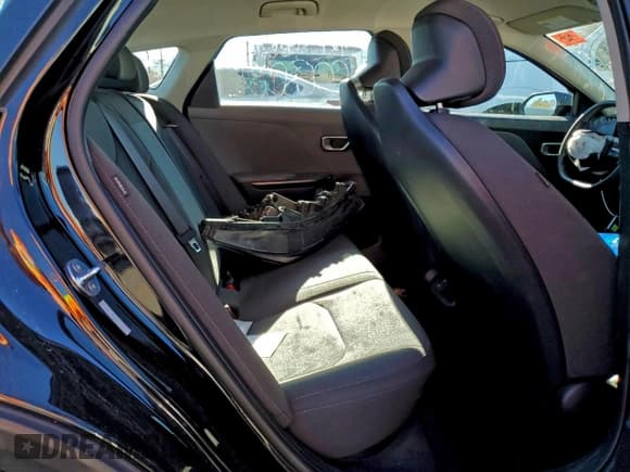 ✅ 2025 Kia K4 LXS • VIN: 3KPFT4DEXSE052616 • Lot: 95700485. Wystawiony na Copart z przebiegiem 18 344 mil. Bezpłatny archiwum sprzedaży aukcyjnych z USA i szczegółowy raport historii pojazdu na DreamBid. Zdjęcie 10.