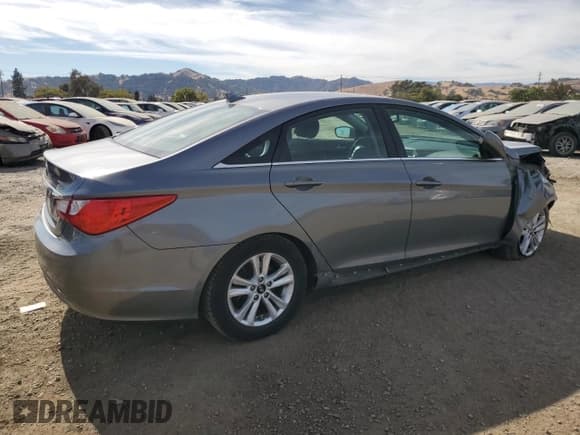 ✅ 2013 Hyundai Sonata GLS • VIN: 5NPEB4AC7DH684778 • Lot: 75532884. Listed on Copart with 254,165 mi. Free auction sales archive from the USA and detailed vehicle history report at DreamBid. Image 3.