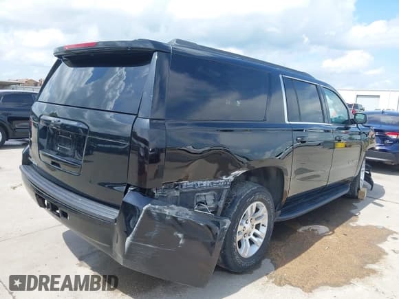 ✅ 2020 Chevrolet Suburban LT • VIN: 1GNSCHKC3LR140055 • Lot: 42733528. Wystawiony na IAAI z przebiegiem 129 872 mil. Bezpłatny archiwum sprzedaży aukcyjnych z USA i szczegółowy raport historii pojazdu na DreamBid. Zdjęcie 4.