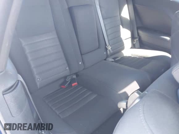 2009 Dodge Challenger SE z VIN 2B3LJ44V09H522094, wystawiony jako IAAI lot #43488763 z przebiegiem 243 342 mil mil oraz . Historia ofert i sprzedaży dostępna na DreamBid. Obrazek 8.