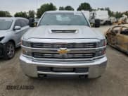 ✅ 2018 Chevrolet Silverado 2500HD Work Truck • VIN: 1GC1CUEY1JF183599 • Lot: 80361485. Wystawiony na Copart z przebiegiem 567 573 mil. Bezpłatny archiwum sprzedaży aukcyjnych z USA i szczegółowy raport historii pojazdu na DreamBid. Zdjęcie 5.