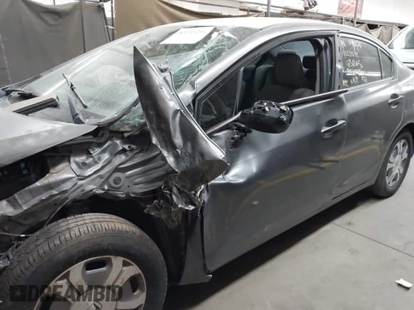 ✅ 2012 Honda Civic • VIN: JHMFB4F35CS006736 • Lot: 42235286. Wystawiony na IAAI z przebiegiem 147 718 mil. Bezpłatny archiwum sprzedaży aukcyjnych z USA i szczegółowy raport historii pojazdu na DreamBid. Zdjęcie 6.