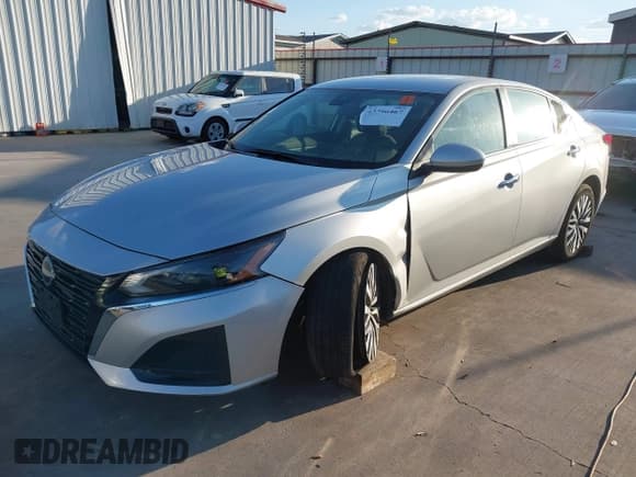 ✅ 2023 Nissan Altima SV • VIN: 1N4BL4DVXPN422826 • Лот: 43396467. Опубликован ранее на IAAI с пробегом 7 829 миль. Бесплатный доступ к архиву аукционных продаж из США и подробный отчёт об истории автомобиля на DreamBid. Изображение 19.