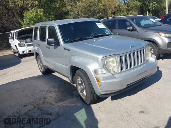 ✅ 2008 Jeep Liberty Sport • VIN: 1J8GN28KX8W188027 • Лот: 43498764. Опубликован ранее на IAAI с пробегом 189 619 миль. Бесплатный доступ к архиву аукционных продаж из США и подробный отчёт об истории автомобиля на DreamBid. Изображение 1.