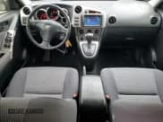 ✅ 2006 Toyota Matrix XR • VIN: 2T1KR32E76C595906 • Lot: 90918565. Wystawiony na Copart z przebiegiem 180 098 mil. Bezpłatny archiwum sprzedaży aukcyjnych z USA i szczegółowy raport historii pojazdu na DreamBid. Zdjęcie 8.