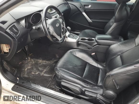 ✅ 2010 Hyundai Genesis Coupe • VIN: KMHHU6KH2AU003789 • Lot: 45241685. Wystawiony na Copart z przebiegiem 131 739 mil. Bezpłatny archiwum sprzedaży aukcyjnych z USA i szczegółowy raport historii pojazdu na DreamBid. Zdjęcie 7.