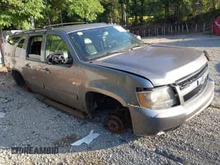 ✅ 2009 Chevrolet Suburban 2LT • VIN: 1GNFK26399R265145 • Lot: 42891051. Wystawiony na IAAI z przebiegiem 201 734 mil. Bezpłatny archiwum sprzedaży aukcyjnych z USA i szczegółowy raport historii pojazdu na DreamBid. Zdjęcie 1.