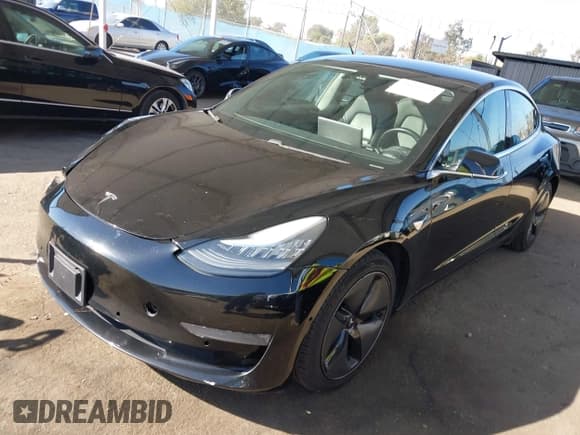 ✅ 2019 Tesla Model 3 Mid Range • VIN: 5YJ3E1EA3KF316809 • Lot: 43525262. Wystawiony na IAAI z przebiegiem 79 048 mil. Bezpłatny archiwum sprzedaży aukcyjnych z USA i szczegółowy raport historii pojazdu na DreamBid. Zdjęcie 2.