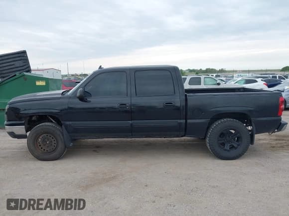 ✅ 2006 Chevrolet Silverado 1500 LT1 • VIN: 2GCEK13T161219462 • Лот: 42331445. Опубликован ранее на IAAI с пробегом 283 442 миль. Бесплатный доступ к архиву аукционных продаж из США и подробный отчёт об истории автомобиля на DreamBid. Изображение 14.