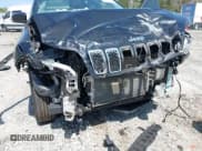 ✅ 2019 Jeep Cherokee Latitude • VIN: 1C4PJMCX2KD307175 • Lot: 41935365. Wystawiony na IAAI z przebiegiem 76 091 mil. Bezpłatny archiwum sprzedaży aukcyjnych z USA i szczegółowy raport historii pojazdu na DreamBid. Zdjęcie 6.
