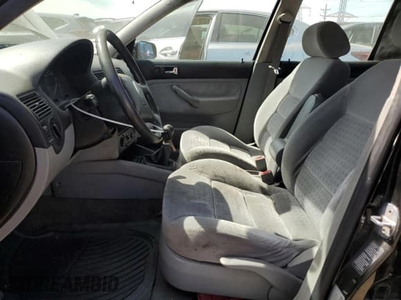 ✅ 2002 Volkswagen Golf GLS • VIN: 9BWGB61J524041258 • Лот: 56652815. Опубликован ранее на Copart с пробегом 193 443 миль. Бесплатный доступ к архиву аукционных продаж из США и подробный отчёт об истории автомобиля на DreamBid. Изображение 7.