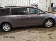 ✅ 2012 Toyota Sienna XLE • VIN: 5TDDK3DC9CS031444 • Lot: 91562875. Wystawiony na Copart z przebiegiem 102 001 mil. Bezpłatny archiwum sprzedaży aukcyjnych z USA i szczegółowy raport historii pojazdu na DreamBid. Zdjęcie 14.