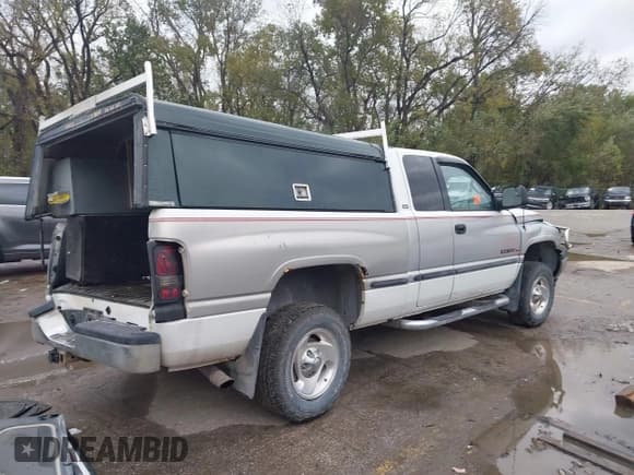 ✅ 1998 Dodge 1500 • VIN: 1B7HF13Y6WJ115956 • Лот: 43548056. Опубликован ранее на IAAI с пробегом 175 510 миль. Бесплатный доступ к архиву аукционных продаж из США и подробный отчёт об истории автомобиля на DreamBid. Изображение 4.