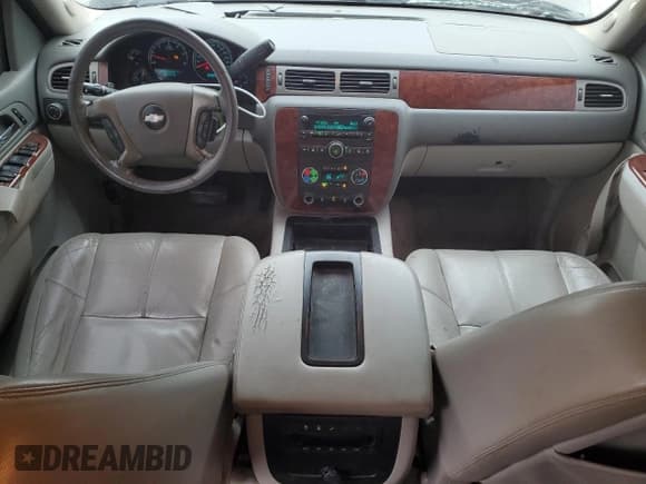 ✅ 2013 Chevrolet Suburban LT • VIN: 1GNSCJE06DR257347 • Lot: 56209335. Wystawiony na Copart z przebiegiem 249 404 mil. Bezpłatny archiwum sprzedaży aukcyjnych z USA i szczegółowy raport historii pojazdu na DreamBid. Zdjęcie 8.