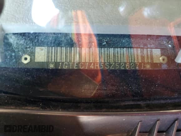 ✅ 1995 GMC Sierra 1500 • VIN: 1GTEC14H5SZ526271 • Лот: 84008495. Размещён на Copart с пробегом 177 198 миль миль. Получите бесплатный доступ к архиву аукционных продаж из США и посмотрите подробный отчёт об истории автомобиля на DreamBid. Изображение 12.