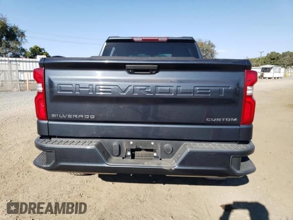 ✅ 2020 Chevrolet Silverado 1500 Custom • VIN: 1GCPWBEH5LZ328764 • Lot: 73402954. Wystawiony na Copart z przebiegiem 45 373 mil. Bezpłatny archiwum sprzedaży aukcyjnych z USA i szczegółowy raport historii pojazdu na DreamBid. Zdjęcie 6.