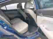 2018 Hyundai Elantra SEL z VIN 5NPD84LF2JH333077, wystawiony jako IAAI lot #41011617 z przebiegiem 47 117 mil mil oraz . Historia ofert i sprzedaży dostępna na DreamBid. Obrazek 8.