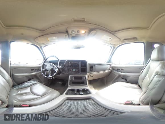 ✅ 2004 Chevrolet Suburban LT • VIN: 1GNFK16Z34J142219 • Лот: 54158515. Опубликован ранее на Copart с пробегом 243 063 миль. Бесплатный доступ к архиву аукционных продаж из США и подробный отчёт об истории автомобиля на DreamBid. Изображение 14.