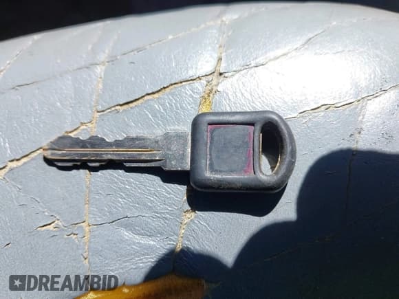 ✅ 1997 Chevrolet Blazer LS • VIN: 1GNDT13W0V2175348 • Lot: 41773422. Wystawiony na IAAI z przebiegiem 247 972 mil. Bezpłatny archiwum sprzedaży aukcyjnych z USA i szczegółowy raport historii pojazdu na DreamBid. Zdjęcie 11.