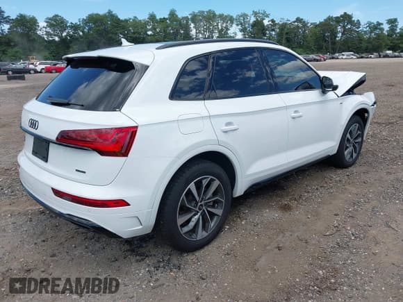✅ 2024 Audi Q5 S line Premium • VIN: WA1GAAFY7R2122395 • Лот: 42808668. Опубликован ранее на IAAI с пробегом 1 793 миль. Бесплатный доступ к архиву аукционных продаж из США и подробный отчёт об истории автомобиля на DreamBid. Изображение 4.
