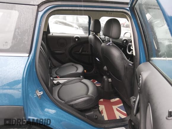 ✅ 2012 MINI Countryman S • VIN: WMWZC5C59CWL55850 • Lot: 43858163. Listed on IAAI with 101,800 mi. Free auction sales archive from the USA and detailed vehicle history report at DreamBid. Image 8.