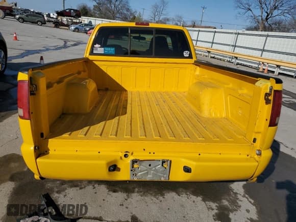 ✅ 2003 Chevrolet S-10 LS • VIN: 1GCCS19XX38164939 • Лот: 47346715. Опубликован ранее на Copart с пробегом 125 033 миль. Бесплатный доступ к архиву аукционных продаж из США и подробный отчёт об истории автомобиля на DreamBid. Изображение 6.