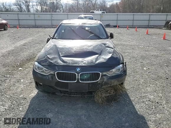 ✅ 2015 BMW 3 Series 320i xDrive • VIN: WBA3C3G58FNS74126 • Lot: 92340875. Listed on Copart with 177,006 mi. Free auction sales archive from the USA and detailed vehicle history report at DreamBid. Image 13.