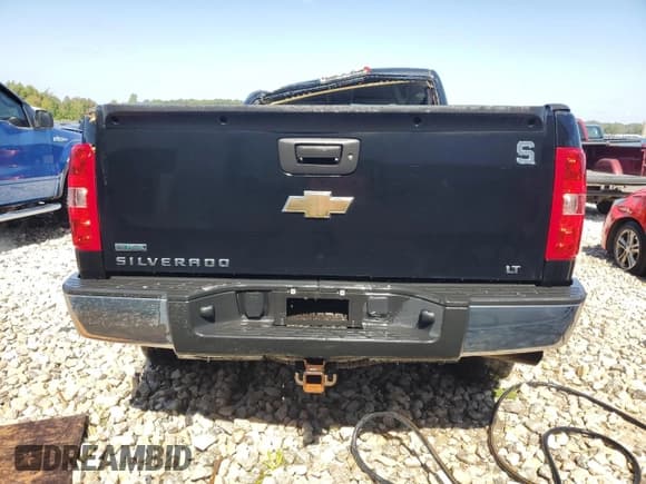 ✅ 2011 Chevrolet Silverado 1500 LT • VIN: 1GCRKSE38BZ450557 • Lot: 70513124. Listed on Copart with 131,996 mi. Free auction sales archive from the USA and detailed vehicle history report at DreamBid. Image 6.