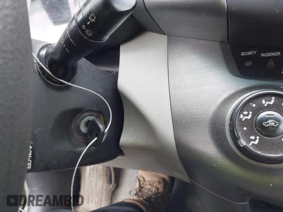 ✅ 2009 Toyota RAV4 • VIN: 2T3BK33V19W011478 • Lot: 43729924. Listed on IAAI with 250,147 mi. Free auction sales archive from the USA and detailed vehicle history report at DreamBid. Image 11.