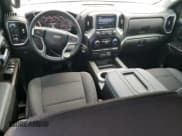 ✅ 2021 Chevrolet Silverado 1500 LT Trail Boss • VIN: 1GCPYFED4MZ445381 • Lot: 70599864. Wystawiony na Copart z przebiegiem 78 743 mil. Bezpłatny archiwum sprzedaży aukcyjnych z USA i szczegółowy raport historii pojazdu na DreamBid. Zdjęcie 8.