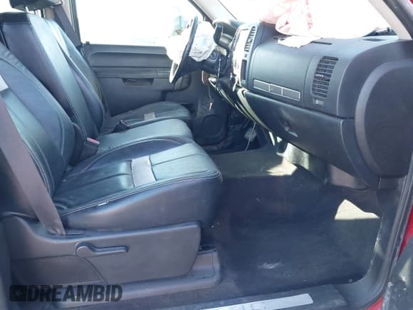 ✅ 2013 Chevrolet Silverado 2500HD LT • VIN: 1GC1KXCG0DF228275 • Lot: 41464323. Listed on IAAI with 93,952 mi. Free auction sales archive from the USA and detailed vehicle history report at DreamBid. Image 5.